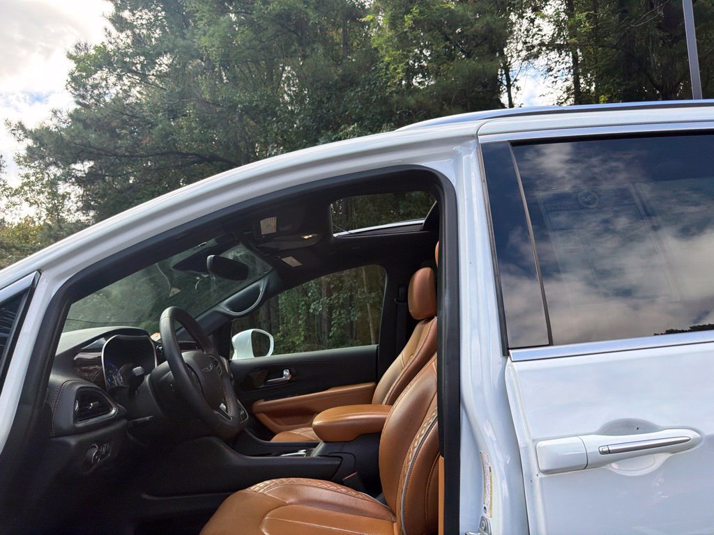Used 2022 Chrysler Pacifica Pinnacle AWD/4WD image 12