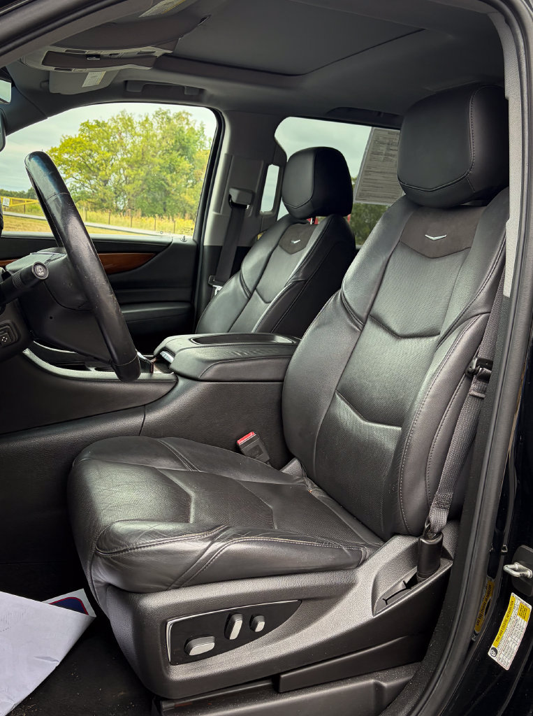 Used 2018 Cadillac Escalade ESV Luxury AWD/4WD image 19