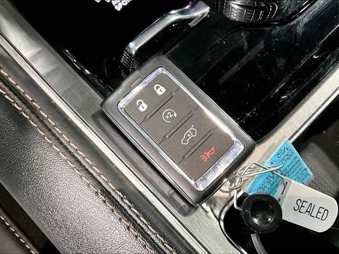 Used 2025 Jeep Wagoneer Series II w/ Premium Group I image 13