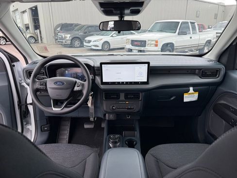 New 2025 Ford Maverick XL image 9