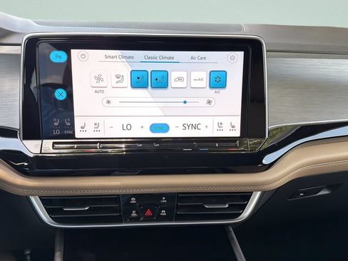 New 2026 Volkswagen Atlas Cross Sport SE FWD image 19