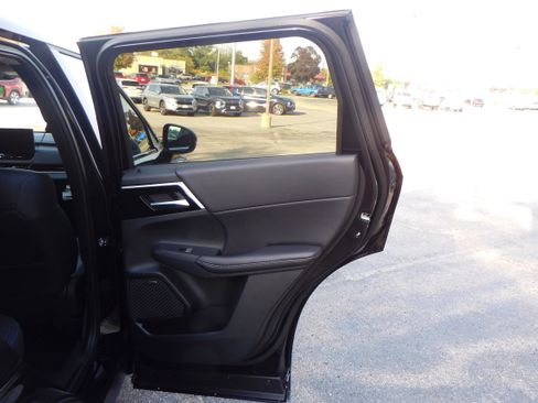 New 2025 Mitsubishi Outlander SE image 20