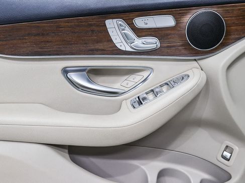 Certified 2022 Mercedes-Benz GLC 300 image 22