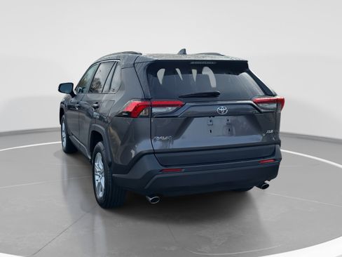 Used 2021 Toyota RAV4 XLE image 7