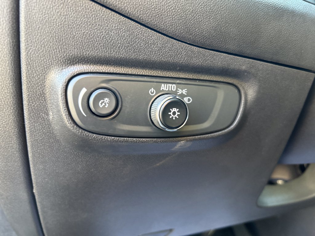Used 2023 Chevrolet Equinox LT FWD image 21