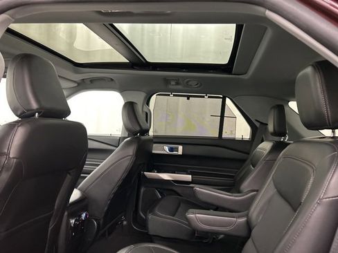 Used 2022 Ford Explorer Limited image 23