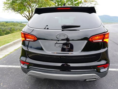 Used 2017 Hyundai Santa Fe Sport image 10