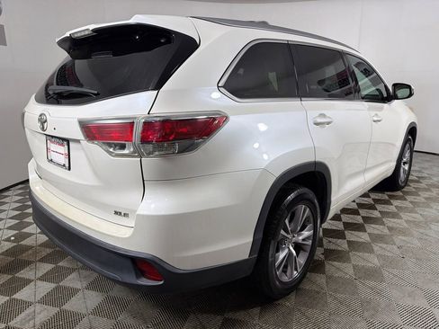 Used 2014 Toyota Highlander XLE image 5