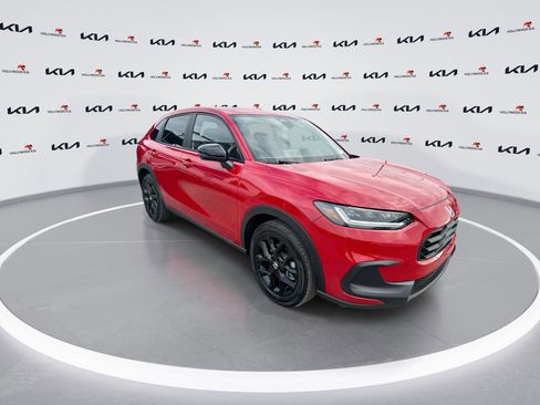 Used 2025 Honda HR-V Sport image 2