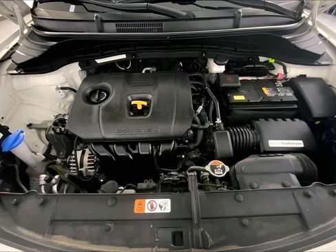 Used 2025 Kia Soul LX w/ LX Technology Package FWD image 10