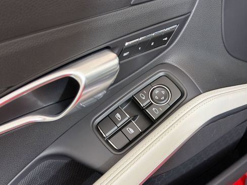 Certified 2024 Porsche 718 Boxster RWD image 22