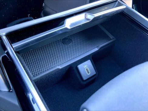 New 2026 Land Rover Range Rover SE image 22