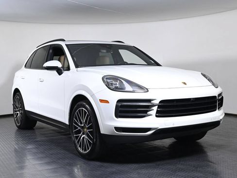Certified 2023 Porsche Cayenne AWD/4WD image 9