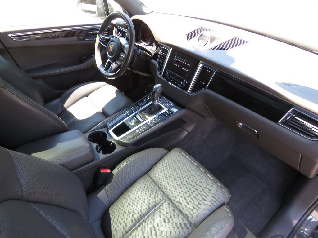 Used 2018 Porsche Macan Sport Edition AWD/4WD image 14