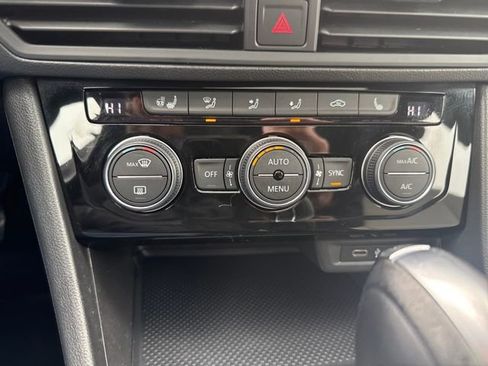 Used 2021 Volkswagen Jetta R-Line w/ R-Line Cold Weather Package image 30