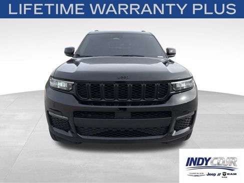 Used 2023 Jeep Grand Cherokee L Limited w/ Black Appearance Package AWD/4WD image 2