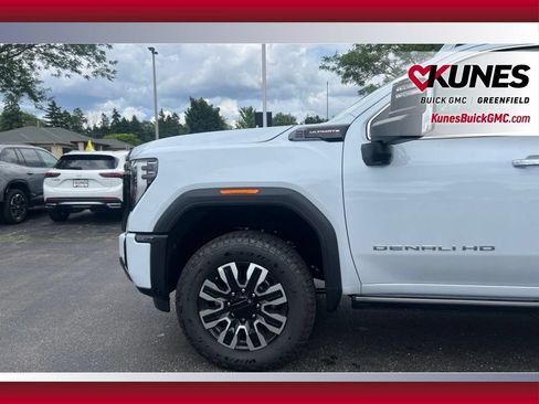 New 2026 GMC Sierra 3500 Denali Ultimate AWD/4WD image 13