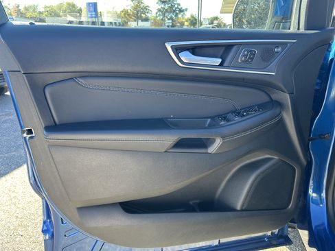 Used 2024 Ford Edge Titanium image 9