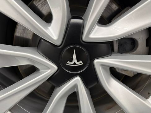 Used 2022 Tesla Model 3 Long Range AWD/4WD image 18