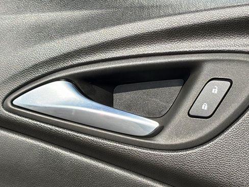 Used 2023 Buick Encore GX Preferred w/ Cold Weather Comfort Package FWD image 18