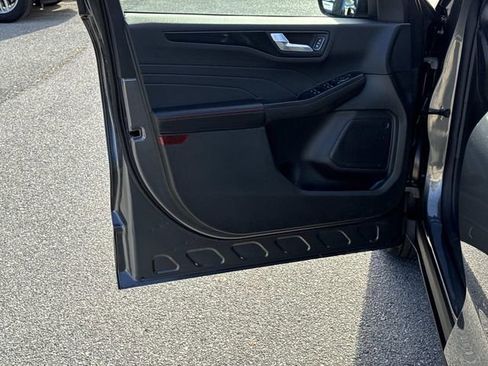 Used 2025 Ford Escape ST-Line w/ Equipment Group 301A image 14