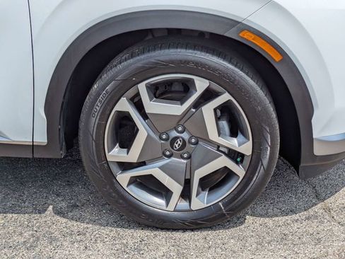 Used 2024 Hyundai Palisade Limited FWD image 11