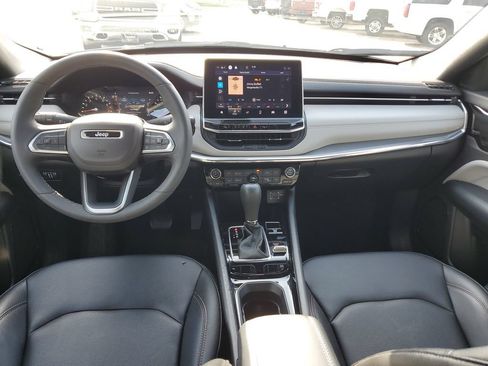 Used 2024 Jeep Compass Limited AWD/4WD image 11