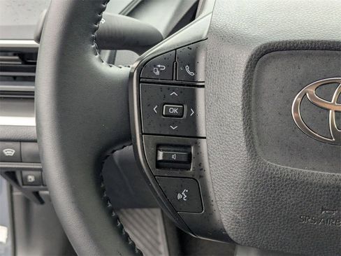 Used 2025 Toyota Prius LE image 18