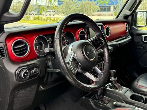 Used 2018 Jeep Wrangler Unlimited Rubicon AWD/4WD image 11