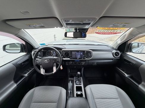 Used 2022 Toyota Tacoma SR5 image 12