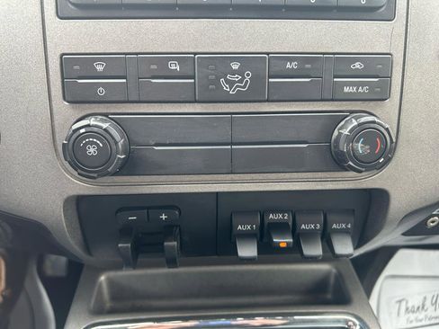 Used 2011 Ford F350 XLT w/ XLT Premium Pkg image 24