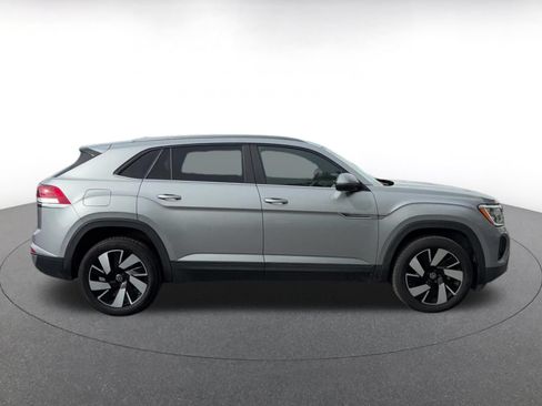 Used 2025 Volkswagen Atlas Cross Sport SE AWD/4WD image 16