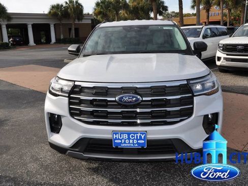 New 2026 Ford Explorer Active w/ Active Comfort Package image 8