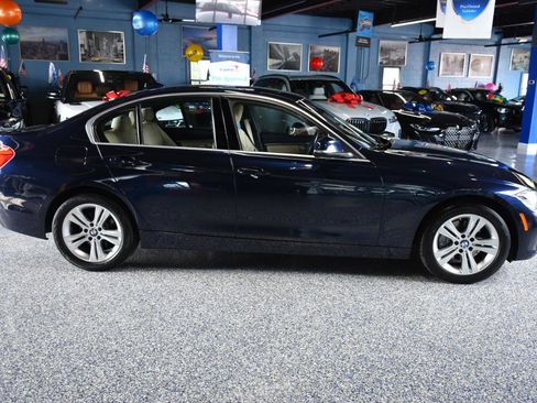 Used 2017 BMW 330i xDrive Sedan w/ Premium Package image 2