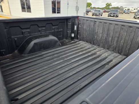 Used 2021 Chevrolet Silverado 1500 Custom image 9