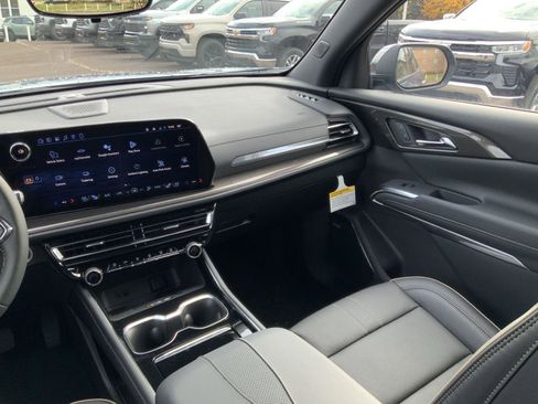 New 2026 Chevrolet Traverse High Country image 16