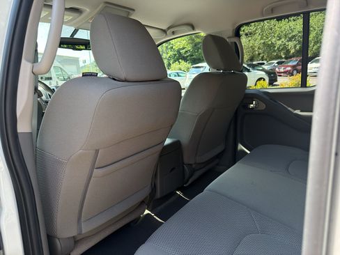 Certified 2018 Nissan Frontier SV w/ Value Truck Package RWD image 14