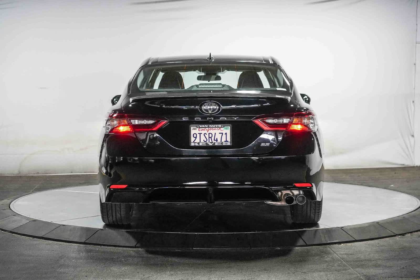 Certified 2022 Toyota Camry SE FWD image 6