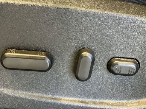 Used 2018 Ford Escape SE image 15