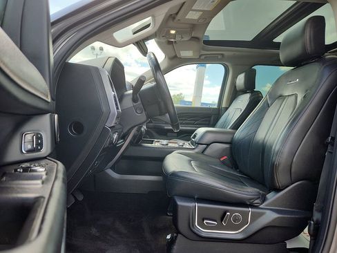 Used 2018 Ford Expedition Max Platinum AWD/4WD image 9