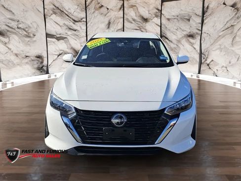 Used 2025 Nissan Sentra SV FWD image 2