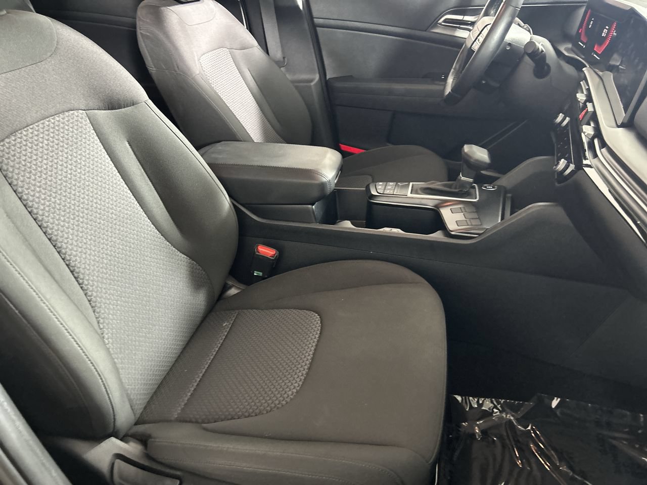 Used 2026 Kia Sportage LX FWD image 26