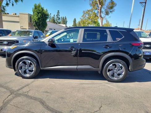 Used 2024 Nissan Rogue SV FWD image 27