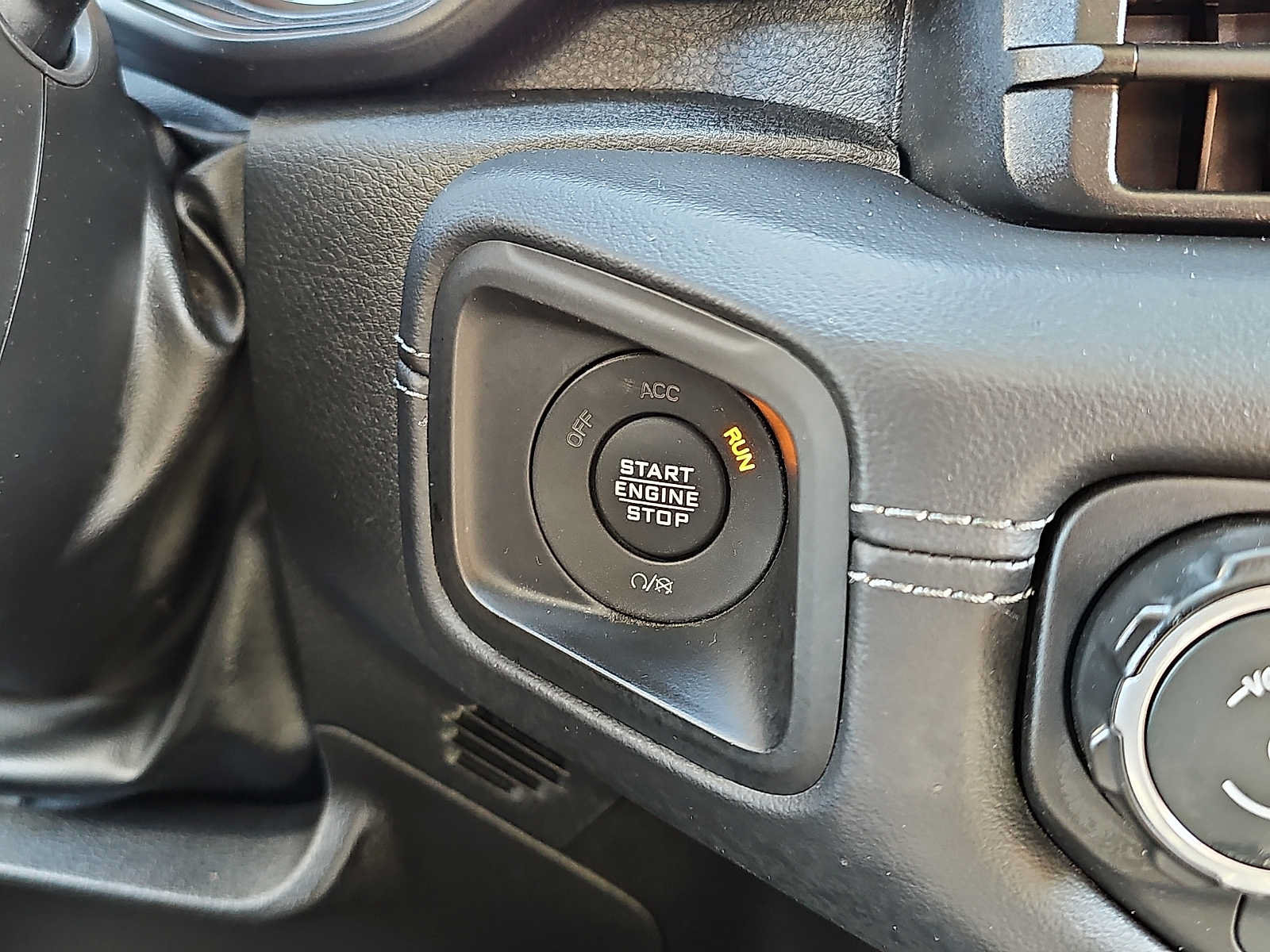 Used 2026 Jeep Gladiator Mojave AWD/4WD image 26