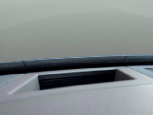 Used 2004 Cadillac XLR image 36