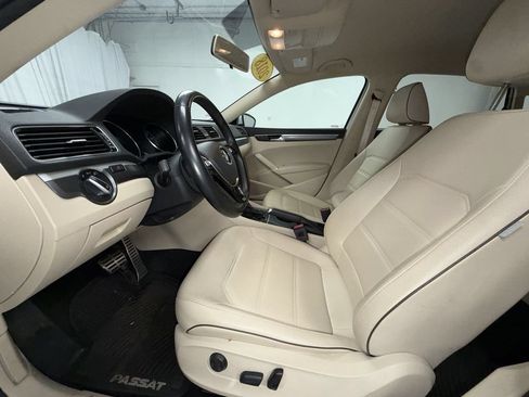 Used 2018 Volkswagen Passat 2.0T R-Line FWD image 15