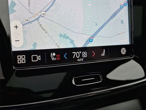 Used 2023 Volvo XC40 B5 Ultimate w/ Protection Package Premier image 18