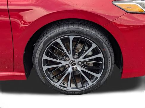 Used 2020 Toyota Camry SE FWD image 10