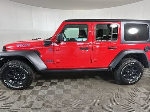 Used 2023 Jeep Wrangler Unlimited w/ Convenience Group AWD/4WD image 5