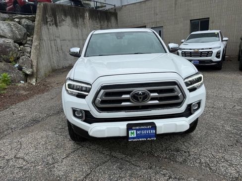 Used 2020 Toyota Tacoma Limited AWD/4WD image 38